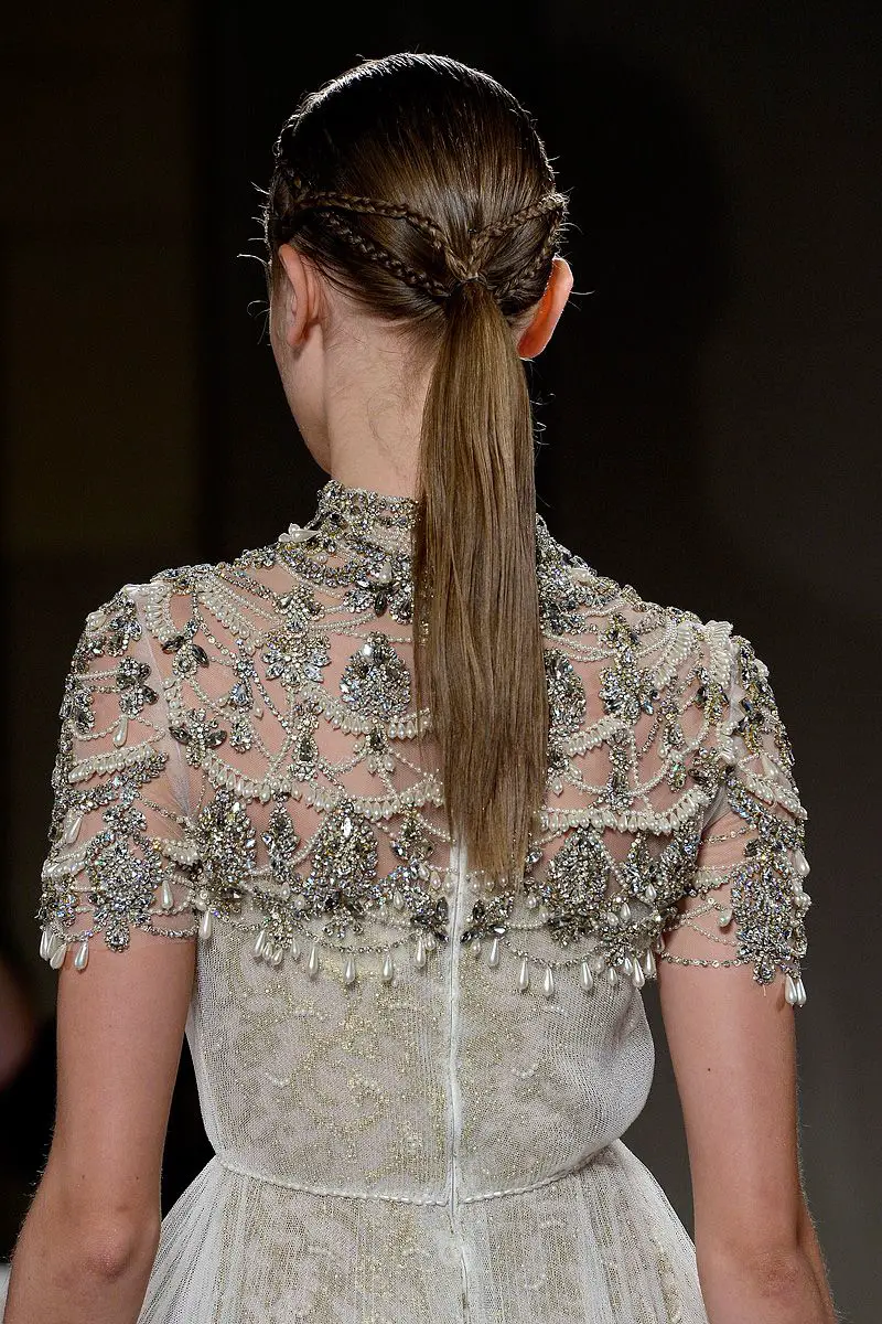 Trenzas con cola de caballo 30