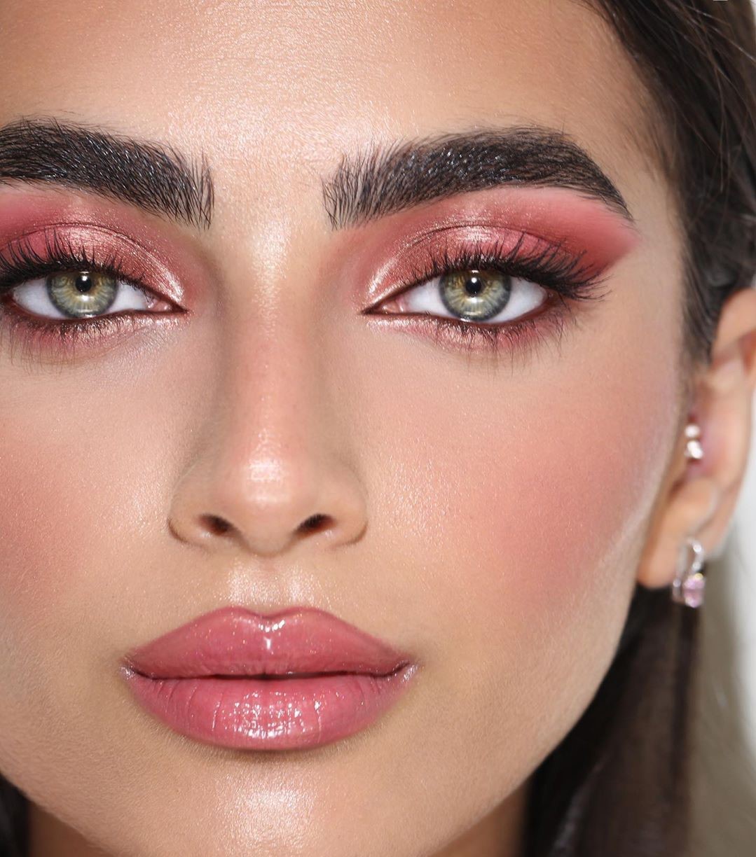 maquillaje iluminador bonito