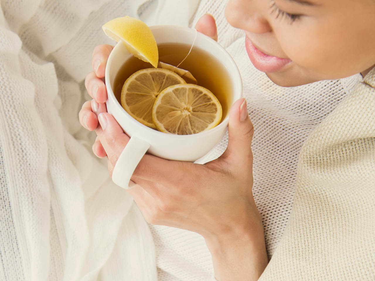 remedios caseros amigdalitis limón, miel y tomillo