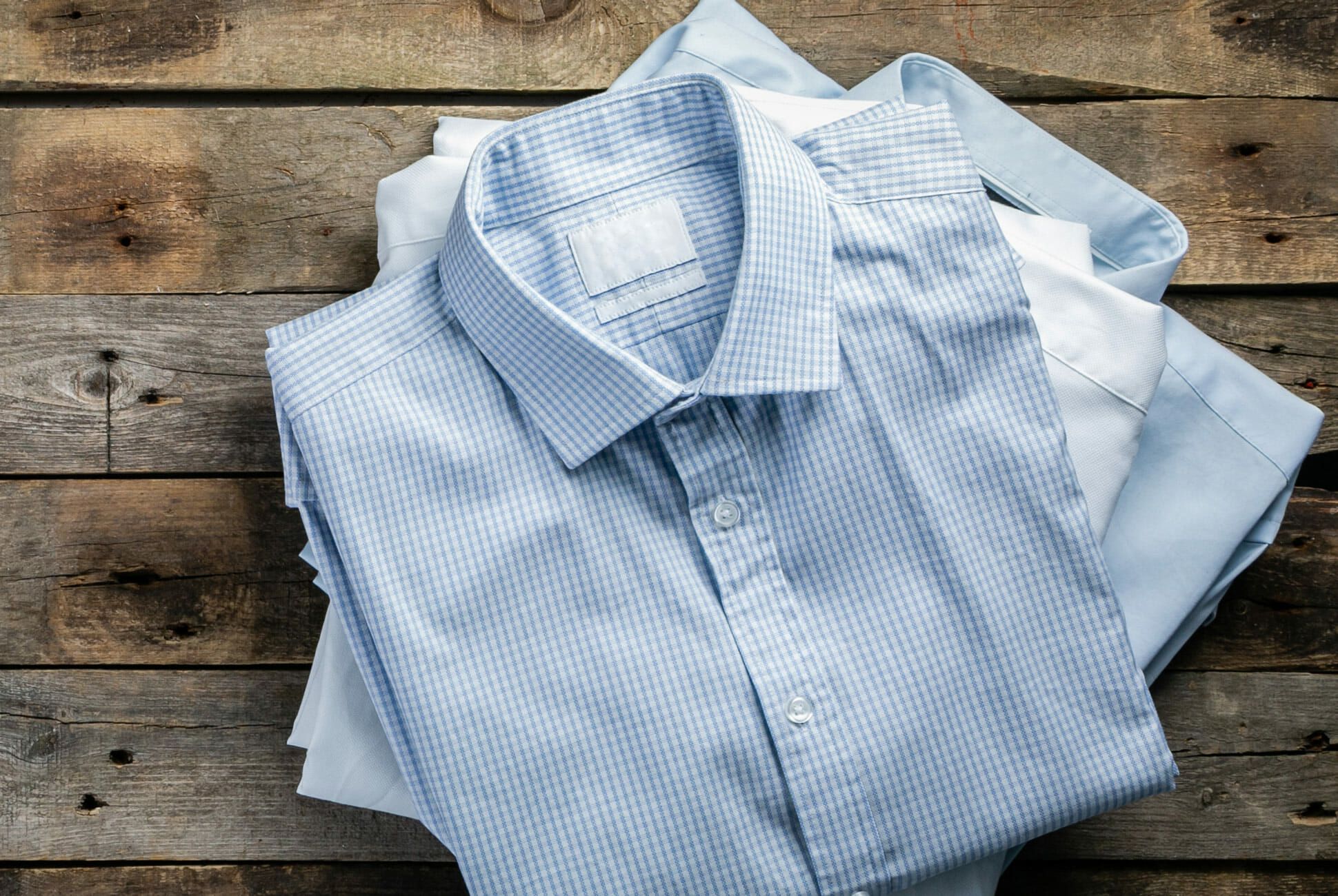 Cómo doblar una camisa de forma correcta? Guía (paso a paso) para  principiantes