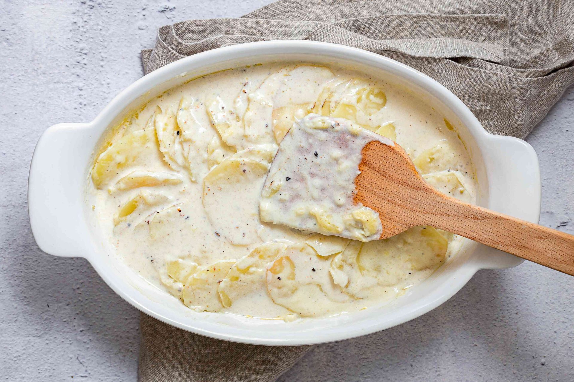 papas gratinadas al horno con salsa bechamel