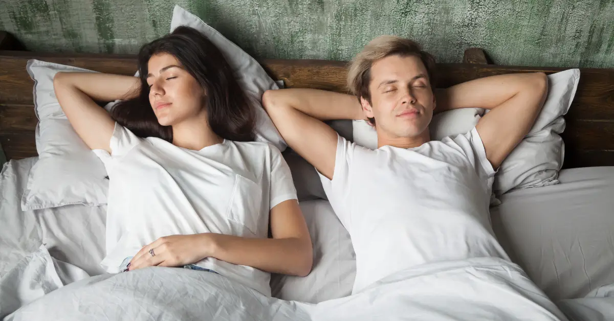De que lado de la cama debe dormir una pareja