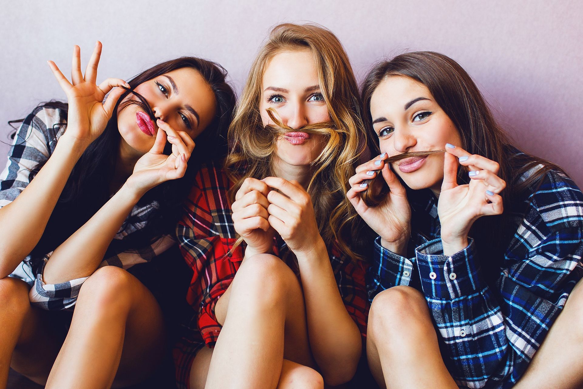 Juegos de mujeres (divertidas) para romper el hielo en una noche de chicas