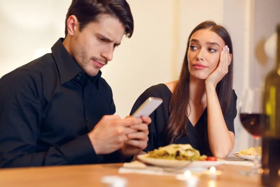 Lloro y mi pareja me ignora