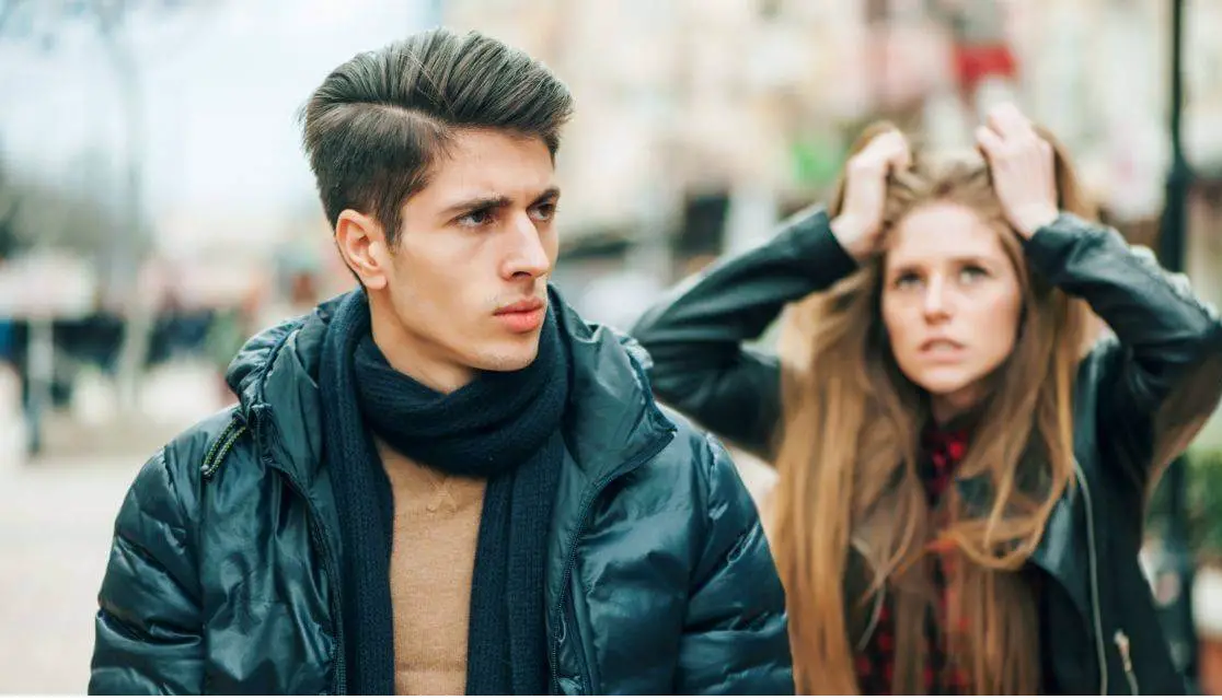 Mi pareja me odia pero no me deja Mi pareja me odia pero no me deja