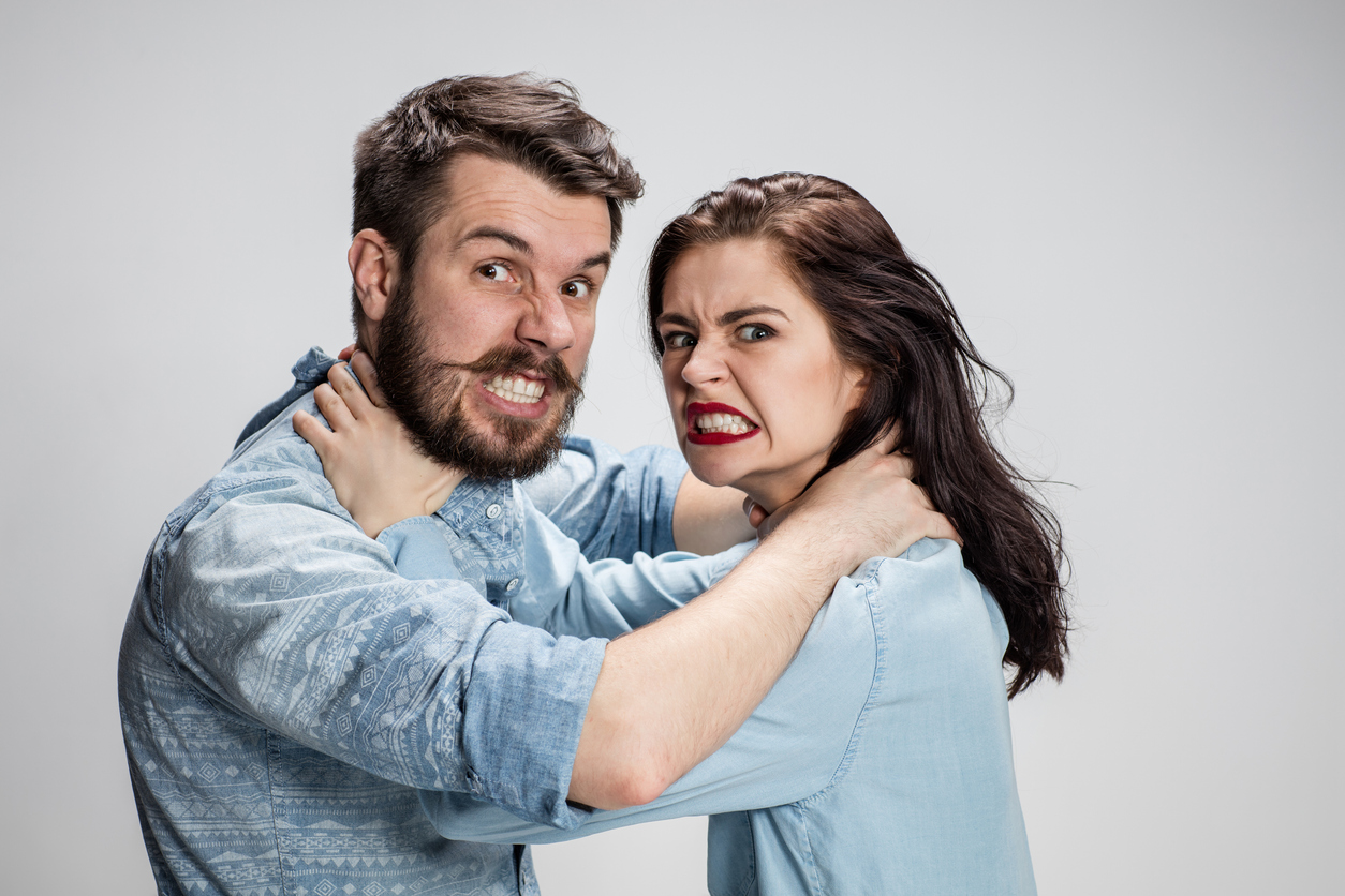 Mi pareja me odia pero no me deja Mi pareja me odia pero no me deja
