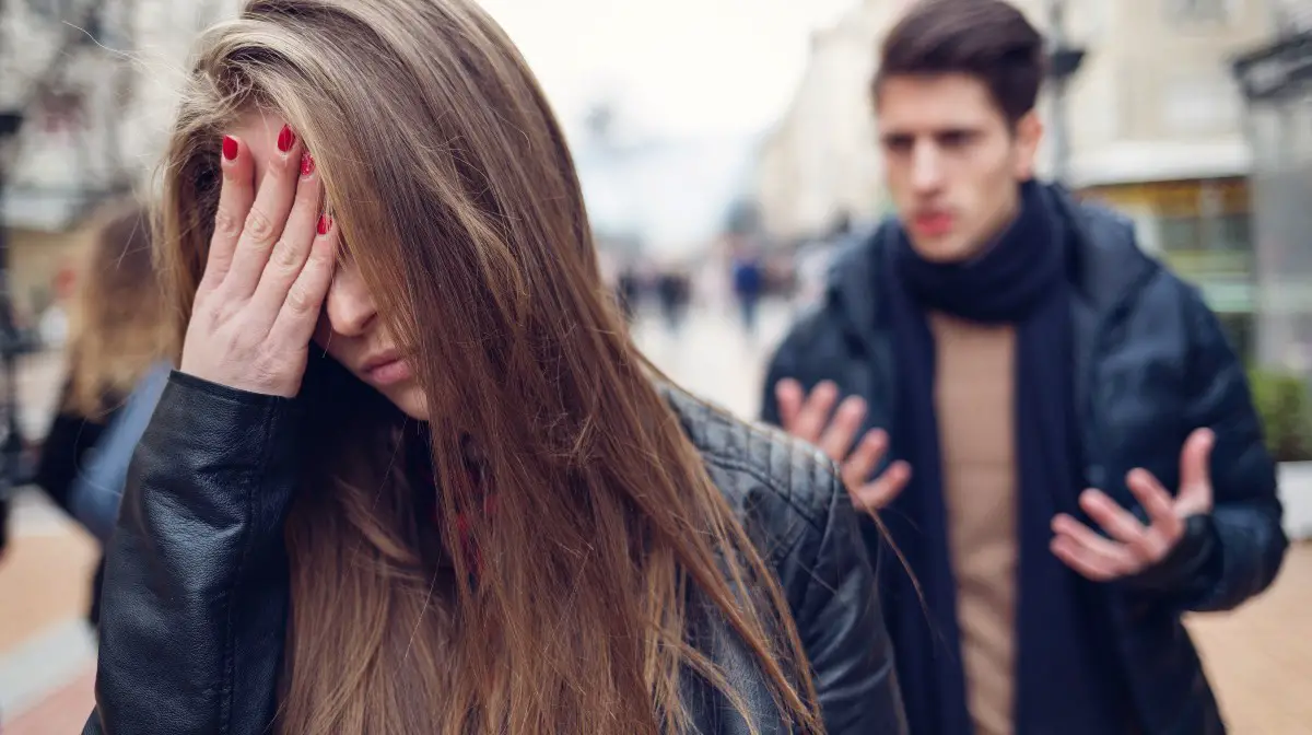 Mi pareja me odia pero no me deja Mi pareja me odia pero no me deja